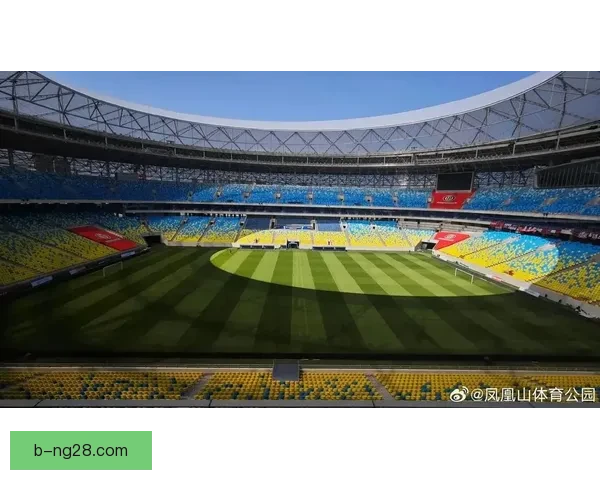 成都蓉城宣布凤凰山体育公园专业足球场完成全新草坪升级提升比赛体验 成都蓉城宣布凤凰山体育公园专业足球场完成全新草坪升级提升比赛体验